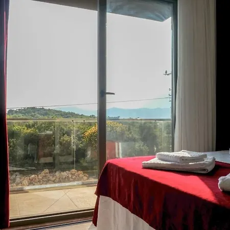 Talia Doga Icinde Jakuzili Havuzlu Villa Kaş