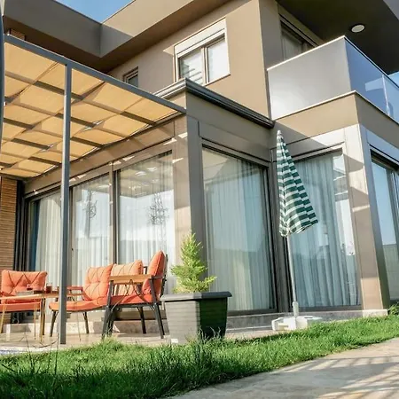 Talia Doga Icinde Jakuzili Havuzlu Villa Kaş